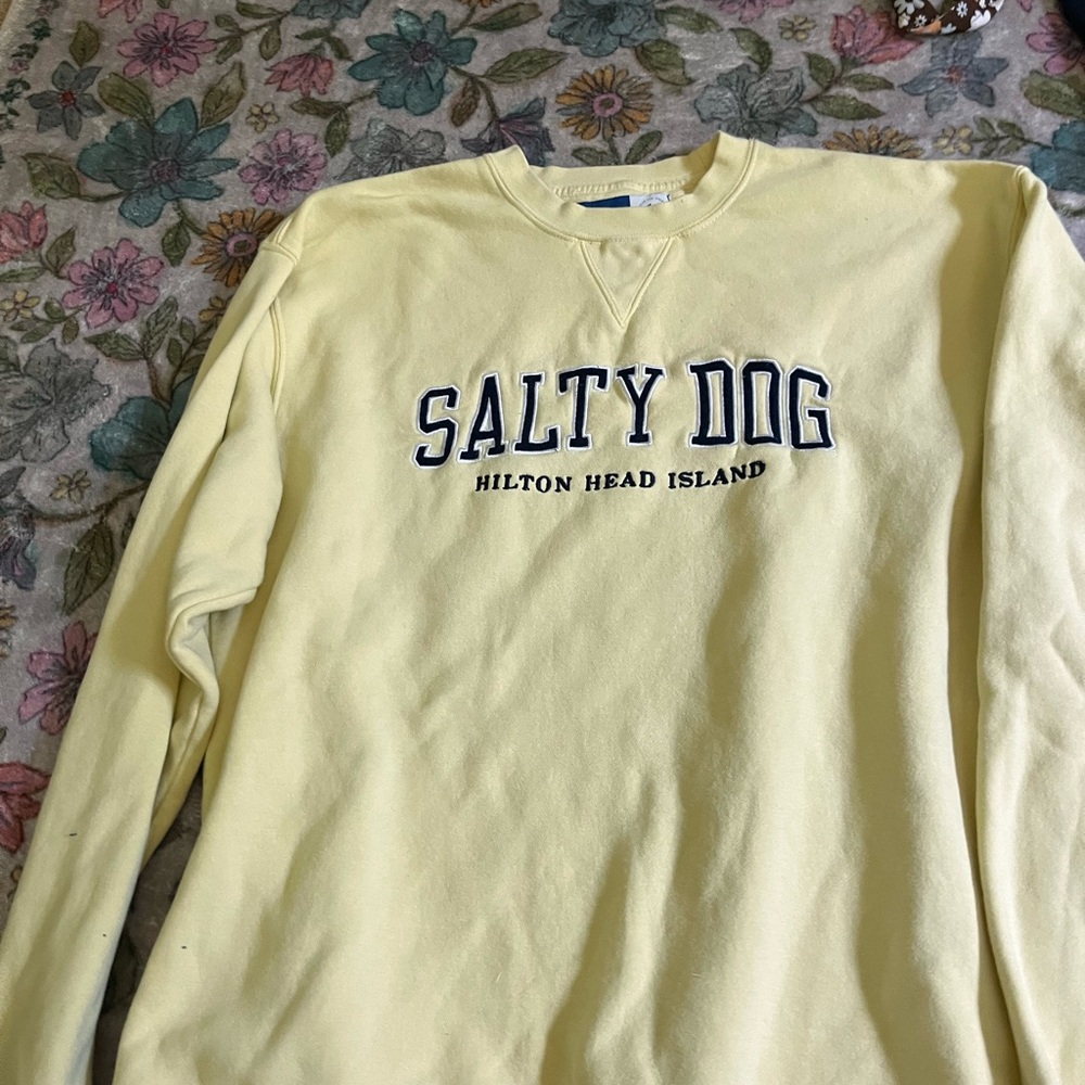 Yellow sweatshirt